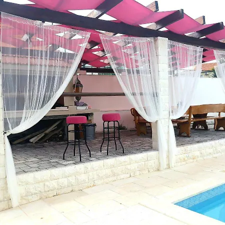 Matenda House *